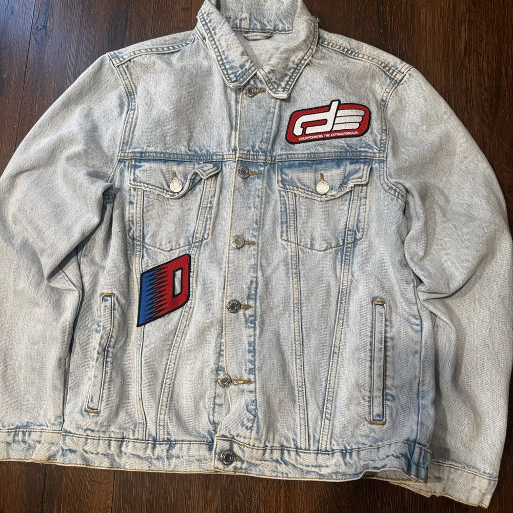 Light Wash Denim Jacket with Red Patch Details - image 2